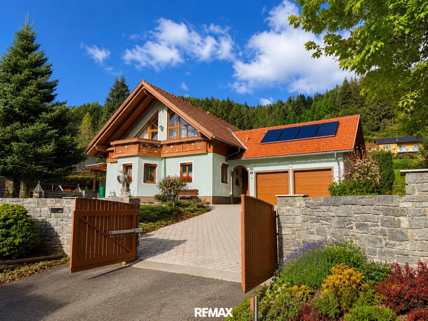 Großzügiges Einfamilienhaus in hochwertiger Liapor Massivbauweise.