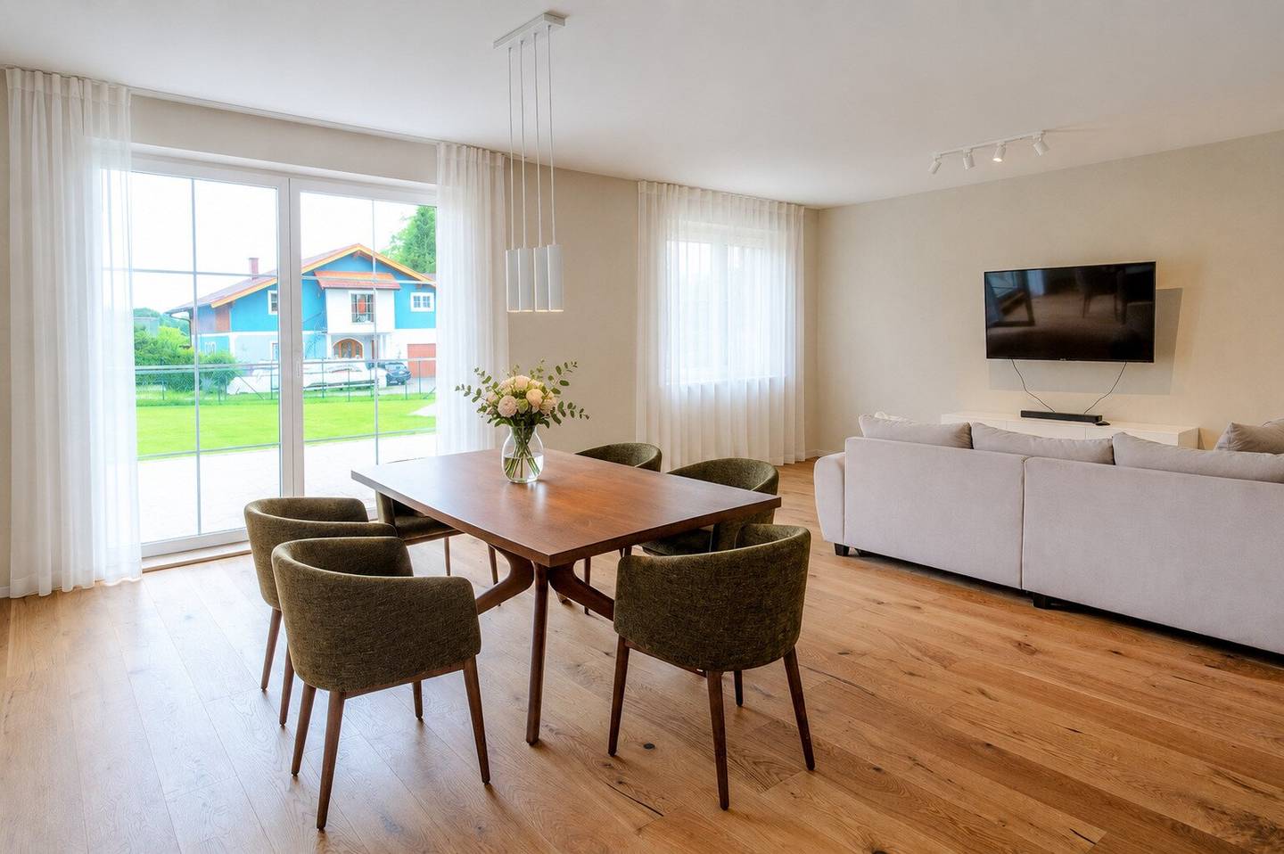 Gartenwohnung mit hochwertiger Ausstattung - ca. 130 m² Wohnfläche - Garage & Pelletsheizung!
