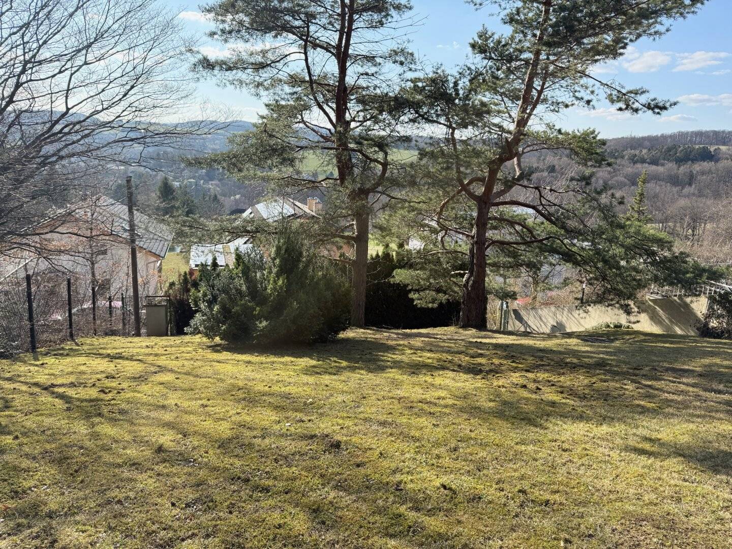 „Wienerwald-Baugrund mit Weitblick – 993 m² sonnige Hanglage in Breitenfurt“