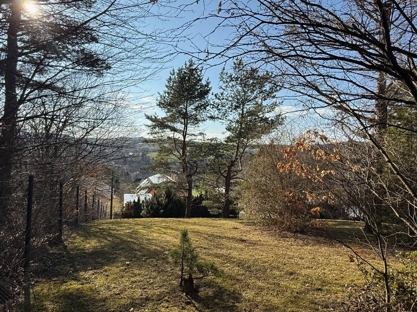 „Wienerwald-Baugrund mit Weitblick – 993 m² sonnige Hanglage in Breitenfurt“