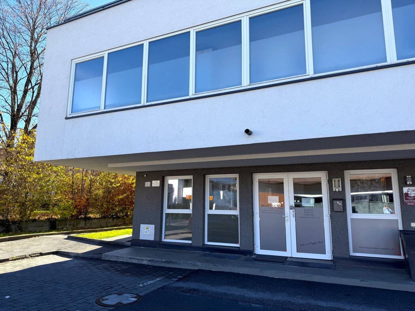 ZENTRAL GELEGENES GESCHÄFTSLOKAL  MIT PERFEKTER ANBINDUNG IN GÖTZENS