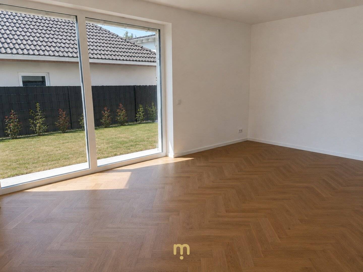 Schlüsselfertiges Endreihenhaus mit Pool, Sauna & Dachterrasse – modernes Wohnen in Bestlage