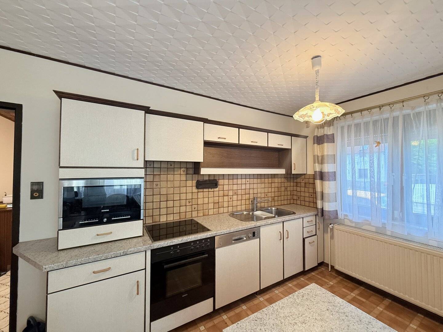 Einfamilienhaus mit Garten & Garage nahe Wien – Enzersfeld