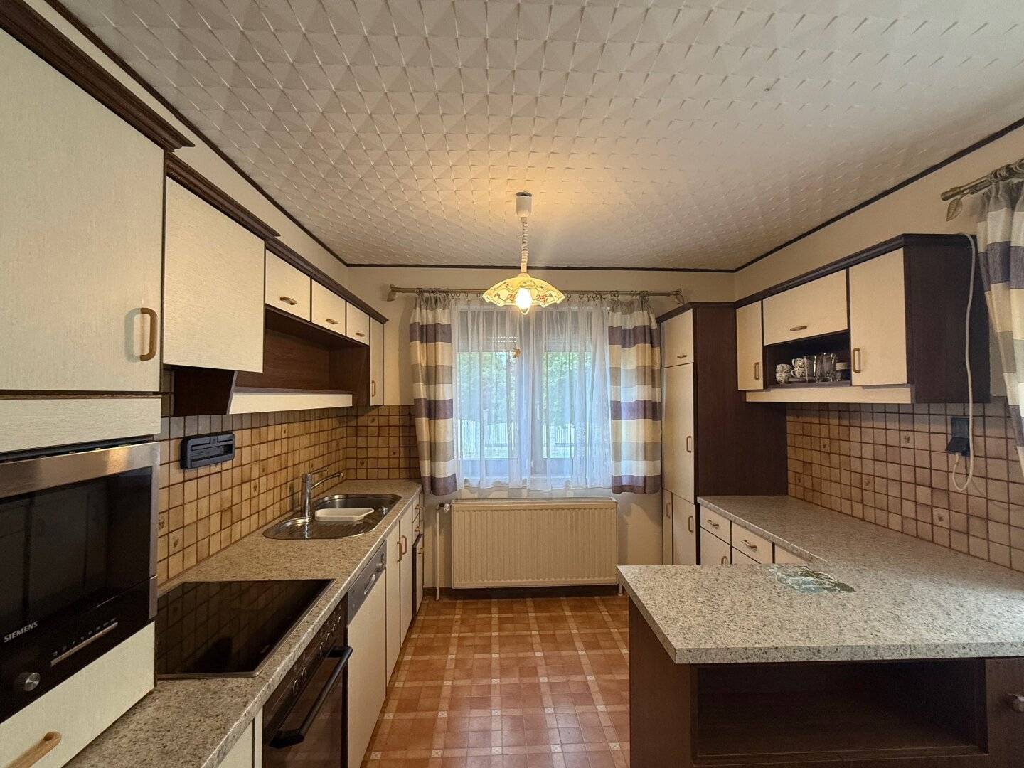 Einfamilienhaus mit Garten & Garage nahe Wien – Enzersfeld