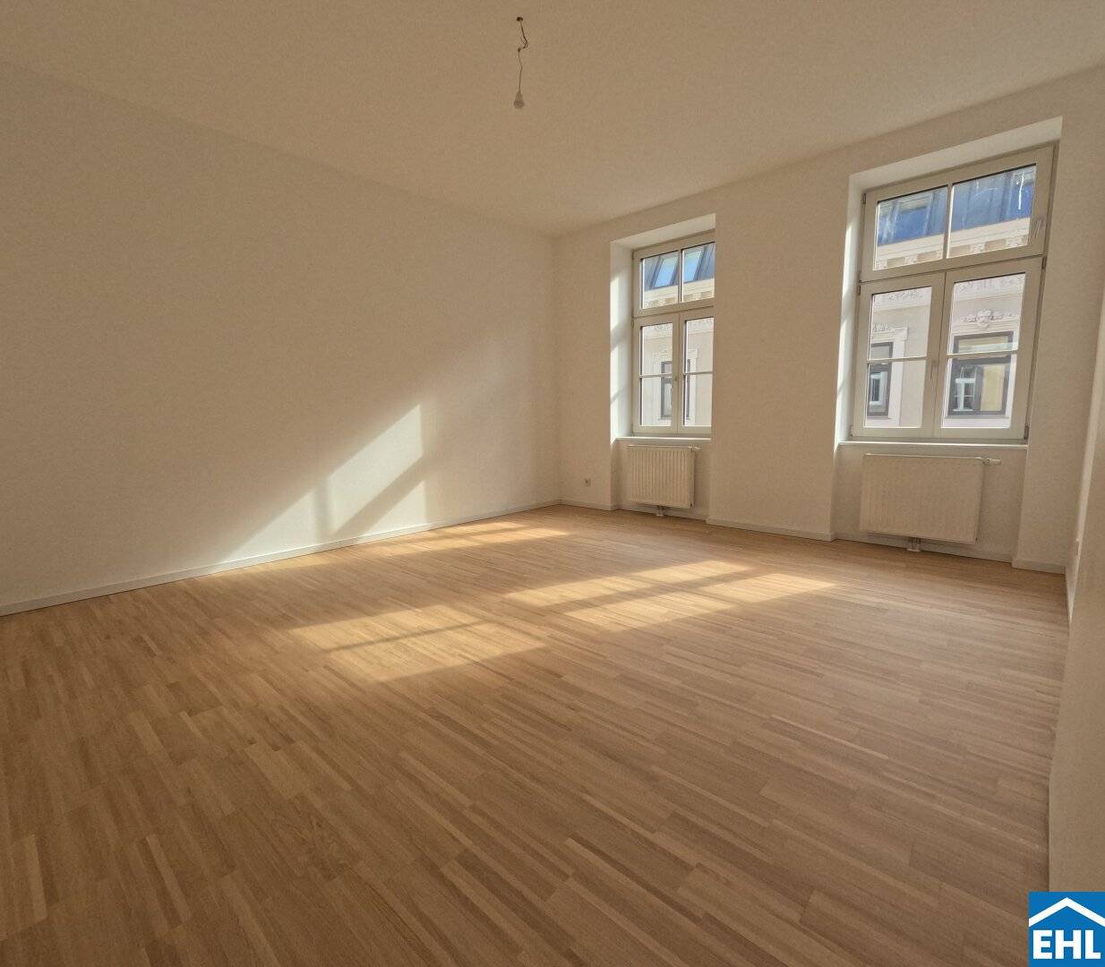 Historischer Charme trifft zeitgemäßen Wohnkomfort – Stilaltbau mit Terrasse in prämiertem Stadthaus