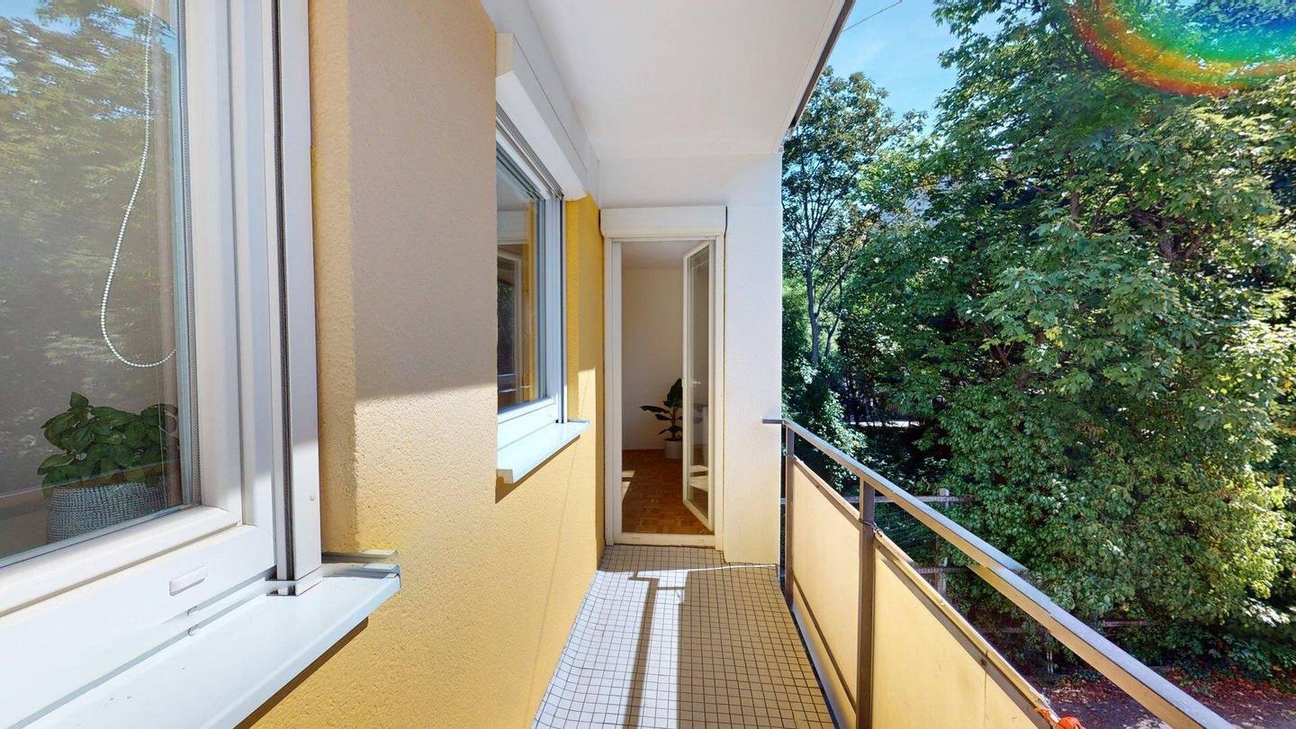 Ruhepol mit Grünblick beim Spitz. Zentrale 2 Zimmer mit Loggia nähe Alte Donau.