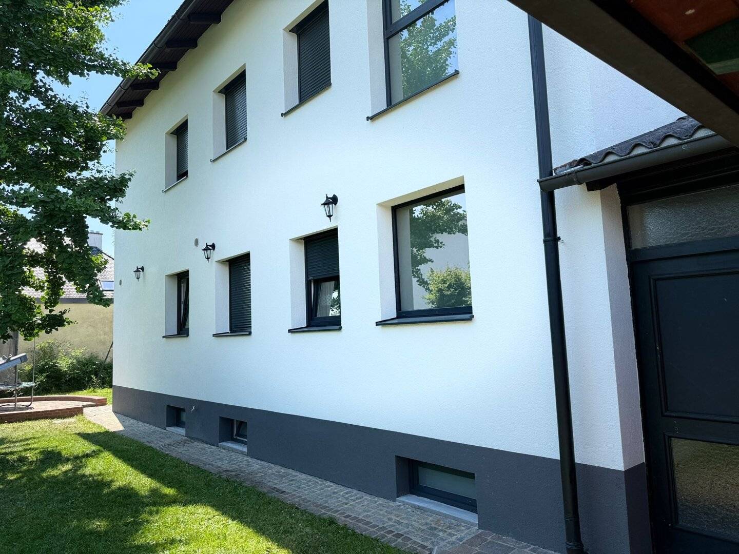 Modernisiertes Ein- bzw. Zweifamilienhaus mit Vollunterkellerung, großzügigem Wintergarten und neuer Wärmepumpe