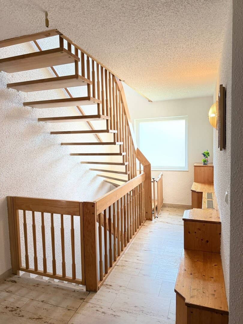 Modernisiertes Ein- bzw. Zweifamilienhaus mit Vollunterkellerung, großzügigem Wintergarten und neuer Wärmepumpe