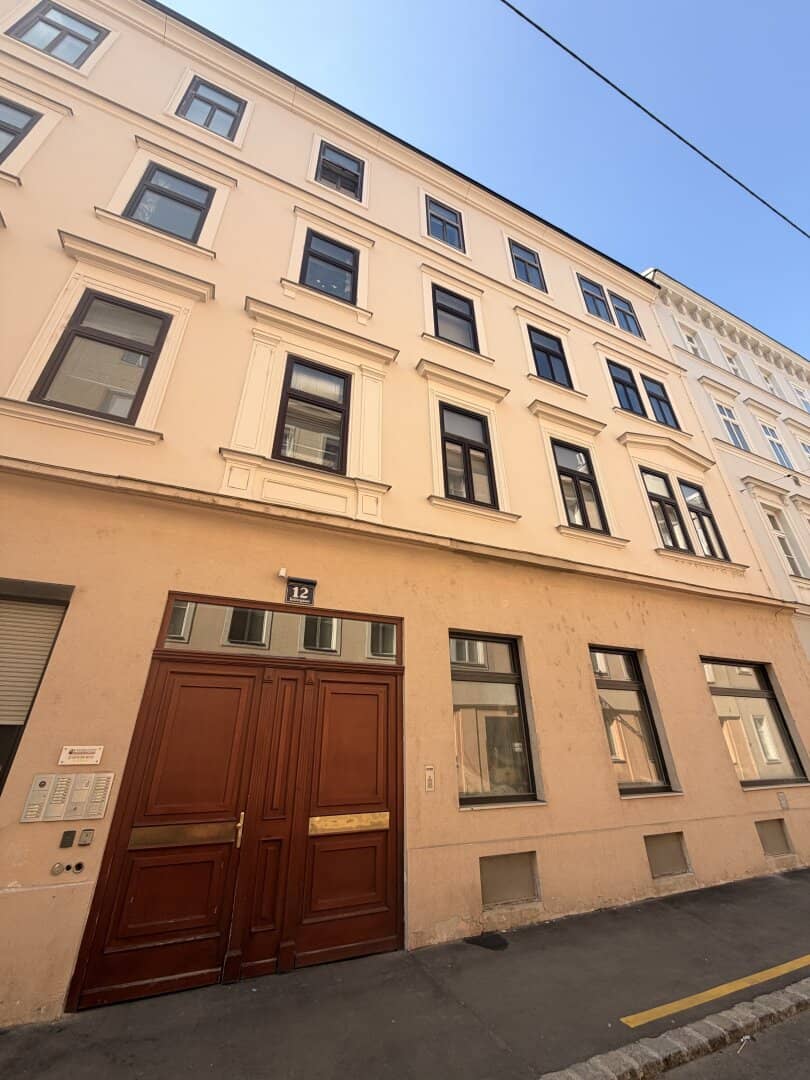 Neuwertige 2-Zimmer-Wohnung mit Loggia im 2. OG, 61,81 m², 1030 Wien!