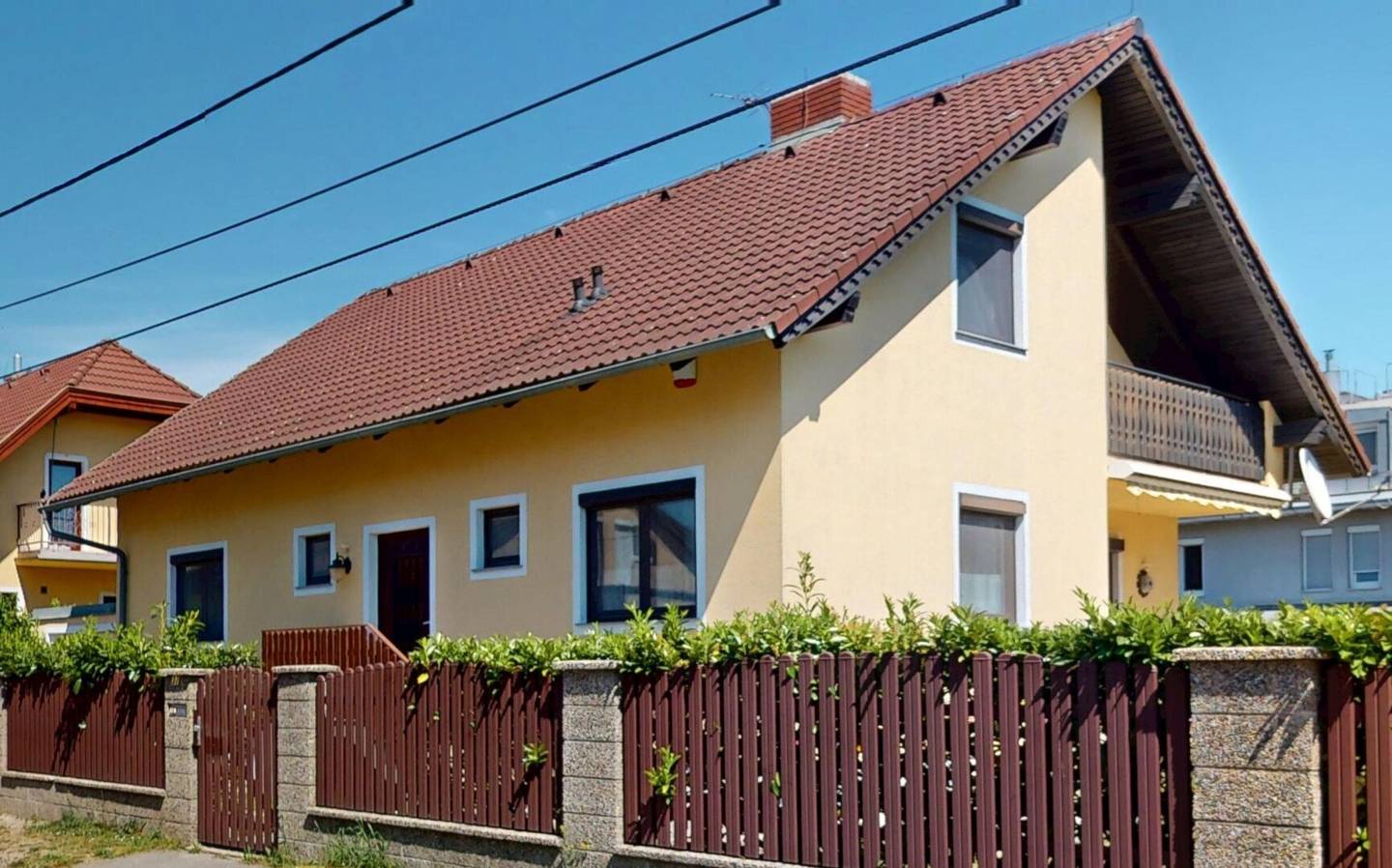 Charmantes Einfamilienhaus mit Garten und Garage in Wien-Eßling – mit Modernisierungspotenzial