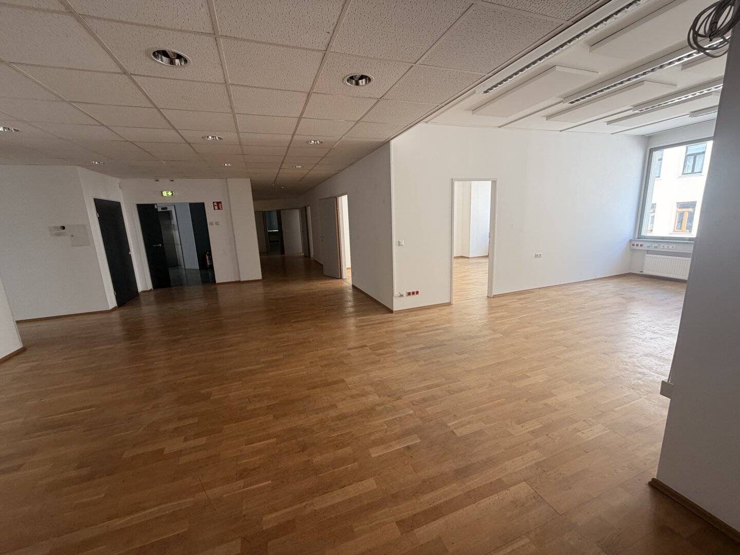 Modernes Büro 419 m², 1100 Wien, 3. Etage, Aufzug, top Ausstattung, Miete €7.165