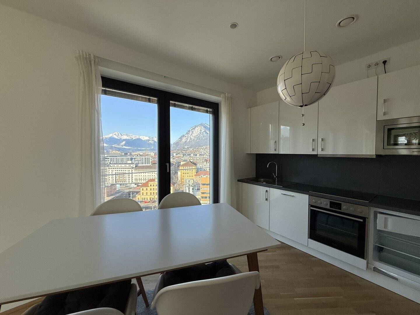 3-Zimmer Wohnung im 12. OG mit Panoramablick – WG-geeignet, zentrale Lage Innsbruck