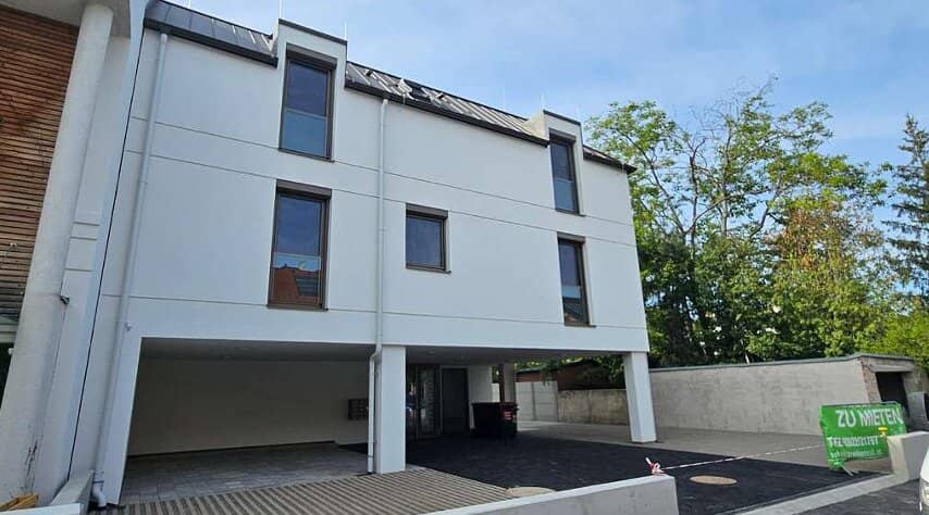Top Lage: Parkplätze direkt beim Krankenhaus und City Campus FH  In 2700 Wiener Neustadt