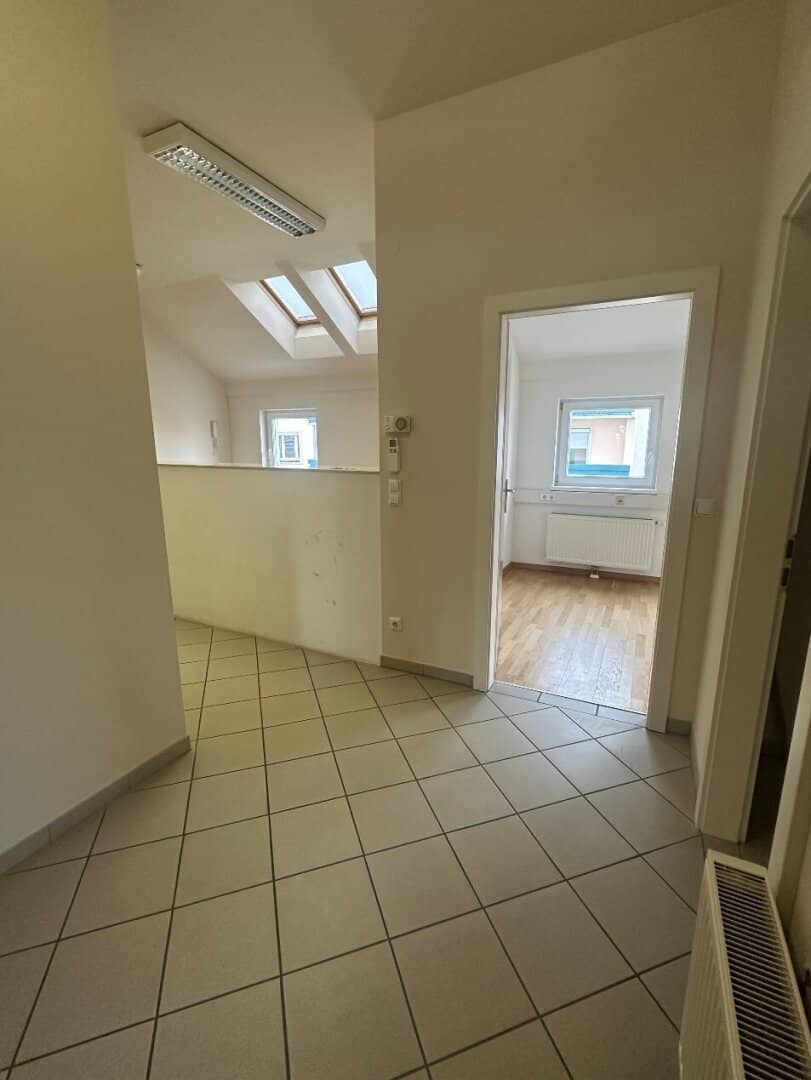 Zentral gelegenes Altbau-Büro mit Charme – 134 m² nahe Hauptplatz und  Bahnhof! In 2700 Wiener Neustadt
