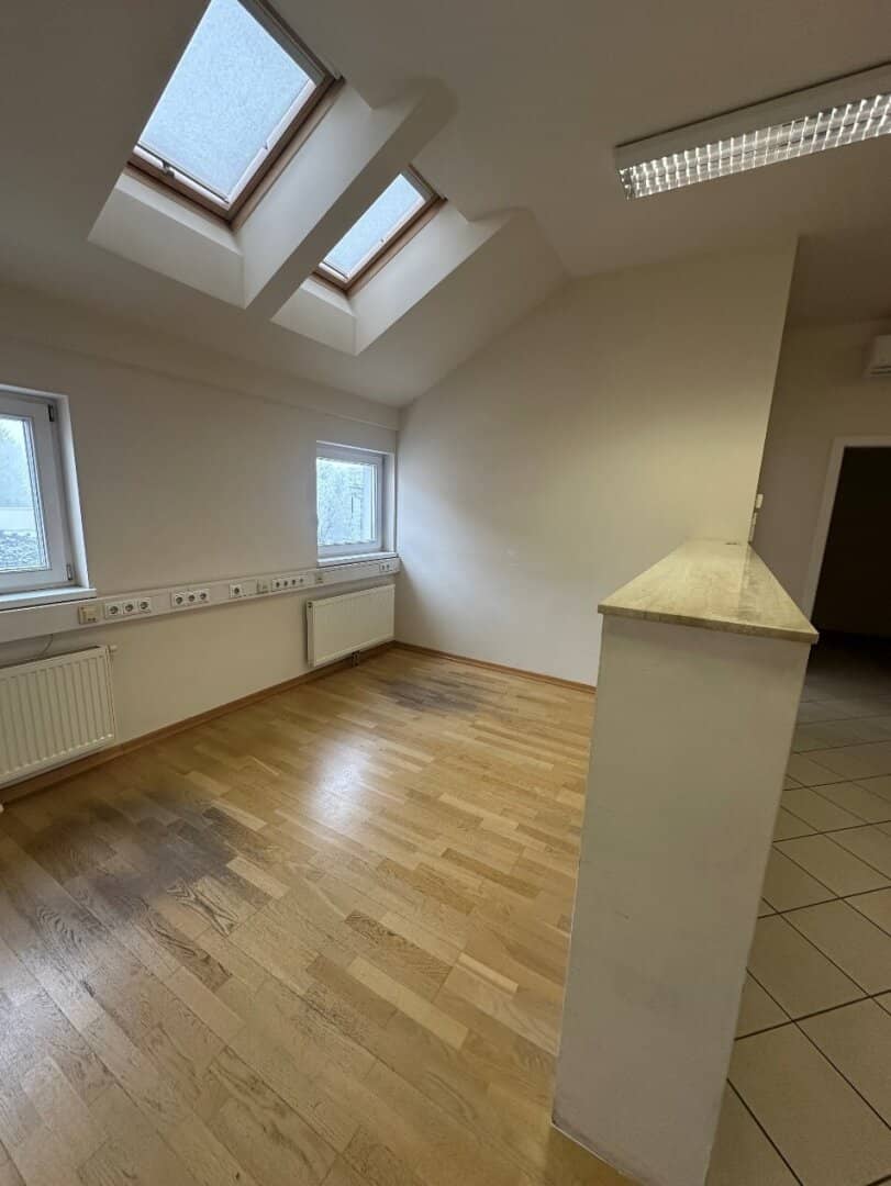 Zentral gelegenes Altbau-Büro mit Charme – 134 m² nahe Hauptplatz und  Bahnhof! In 2700 Wiener Neustadt