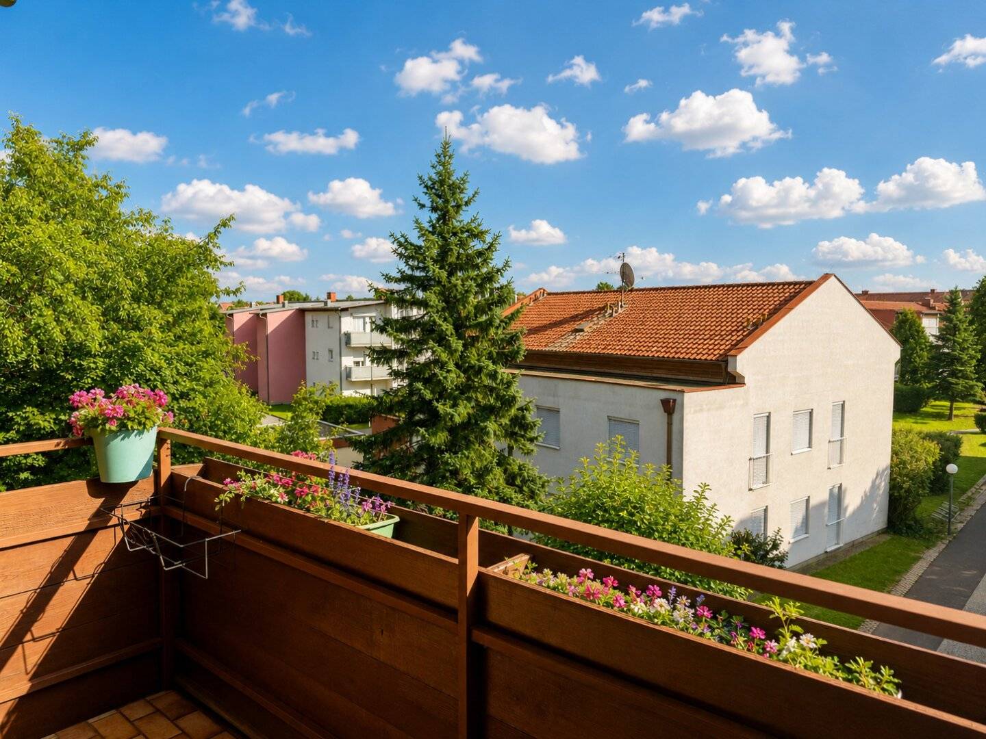 Jetzt zugreifen und Wohntraum sichern: 116-m²-Eigentumswohnung in Leibnitz mit drei Schlafzimmern, sonnigem Südbalkon, Kachelofen, Carport und viel Platz für die ganze Familie – zum sensationellen neuen Kaufpreis statt weiter teuer zu mieten!