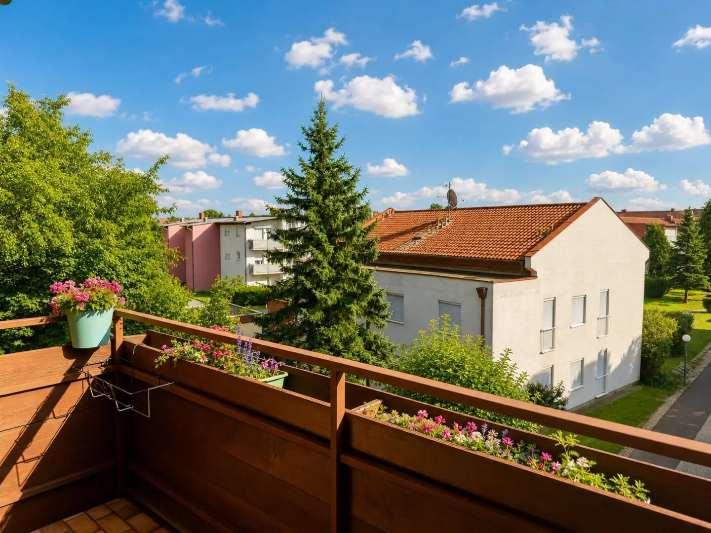 Jetzt zugreifen und Wohntraum sichern: 116-m²-Eigentumswohnung in Leibnitz mit drei Schlafzimmern, sonnigem Südbalkon, Kachelofen, Carport und viel Platz für die ganze Familie – zum sensationellen neuen Kaufpreis statt weiter teuer zu mieten!