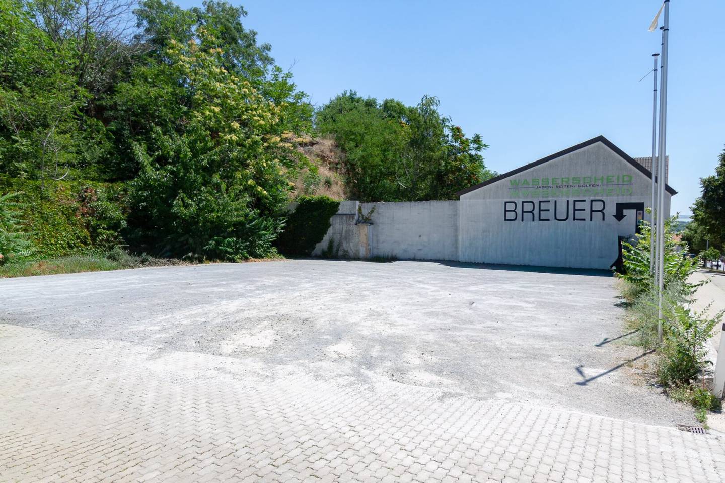 Anlageobjekt mit Geschäftslokal und 2 Mietwohnungen auf der Wienerstraße in Neusiedl am See