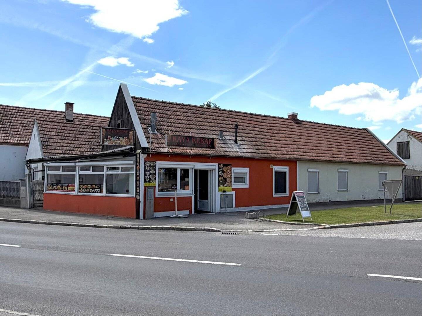 Rendite - Objekt mit 4 Wohnungen + Geschäftslokal in Eggendorf zu kaufen