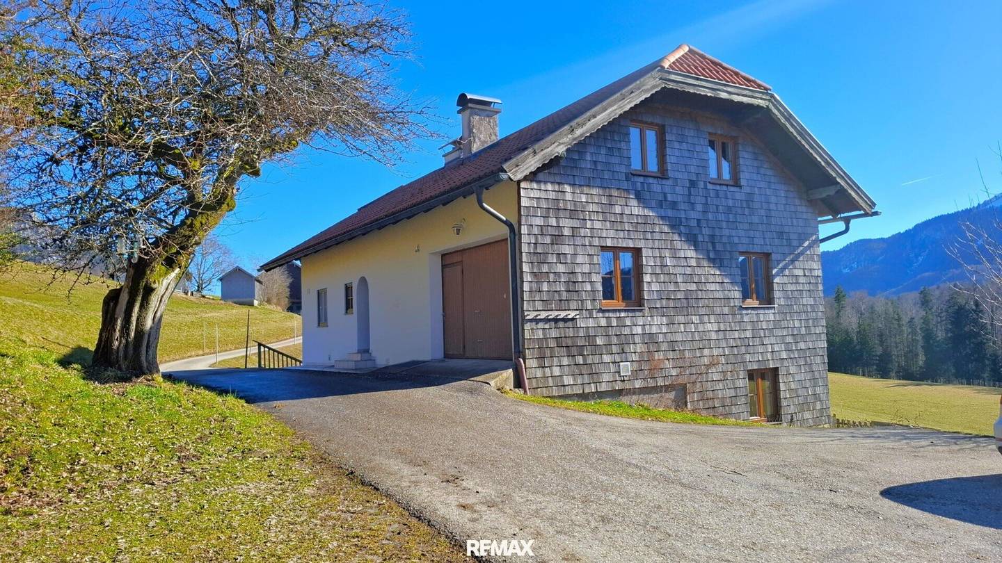VERKAUFT - Charmantes Zweifamilienhaus in Alleinlage