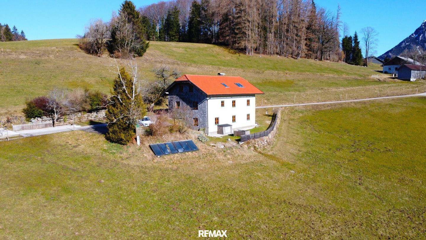 VERKAUFT - Charmantes Zweifamilienhaus in Alleinlage