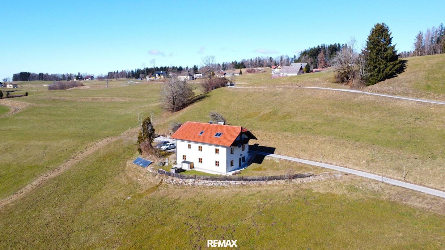 VERKAUFT - Charmantes Zweifamilienhaus in Alleinlage