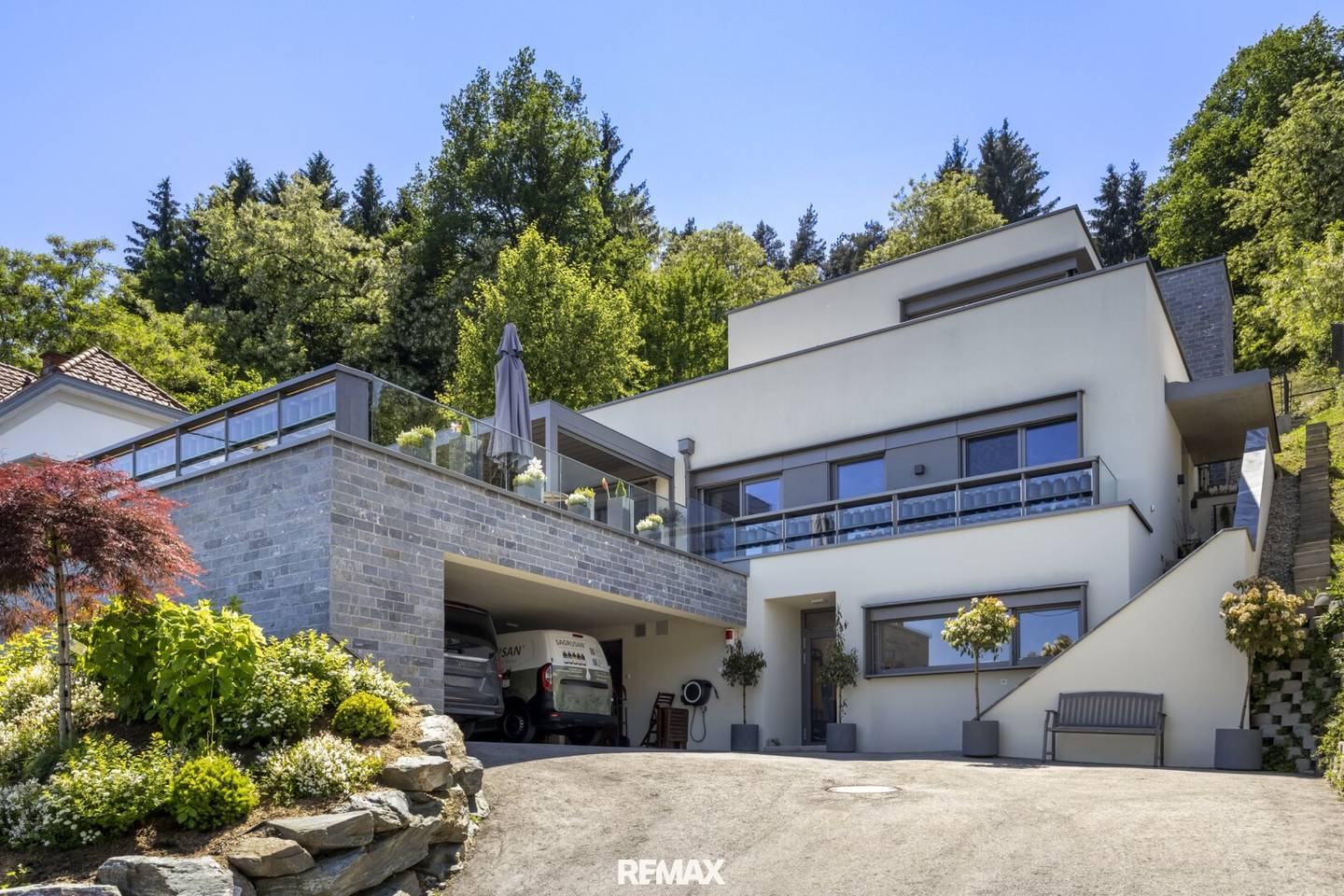 Ein Statement aus Architektur und Lebensqualität – Premium-Wohnhaus mit Lift, Terrassen und Business-Flair