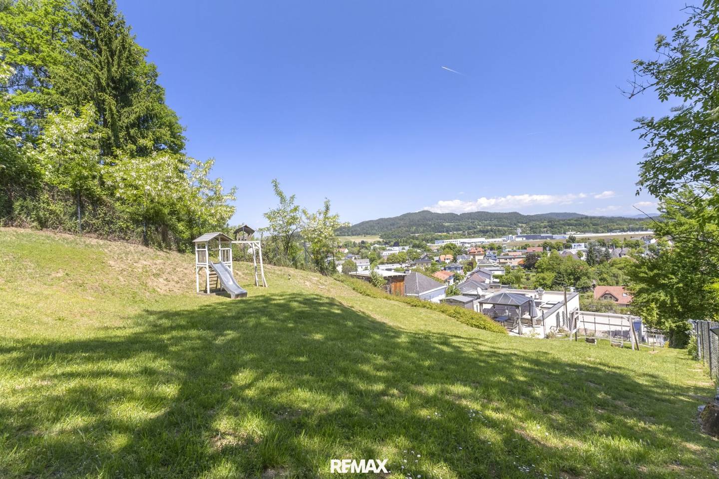 Ein Statement aus Architektur und Lebensqualität – Premium-Wohnhaus mit Lift, Terrassen und Business-Flair