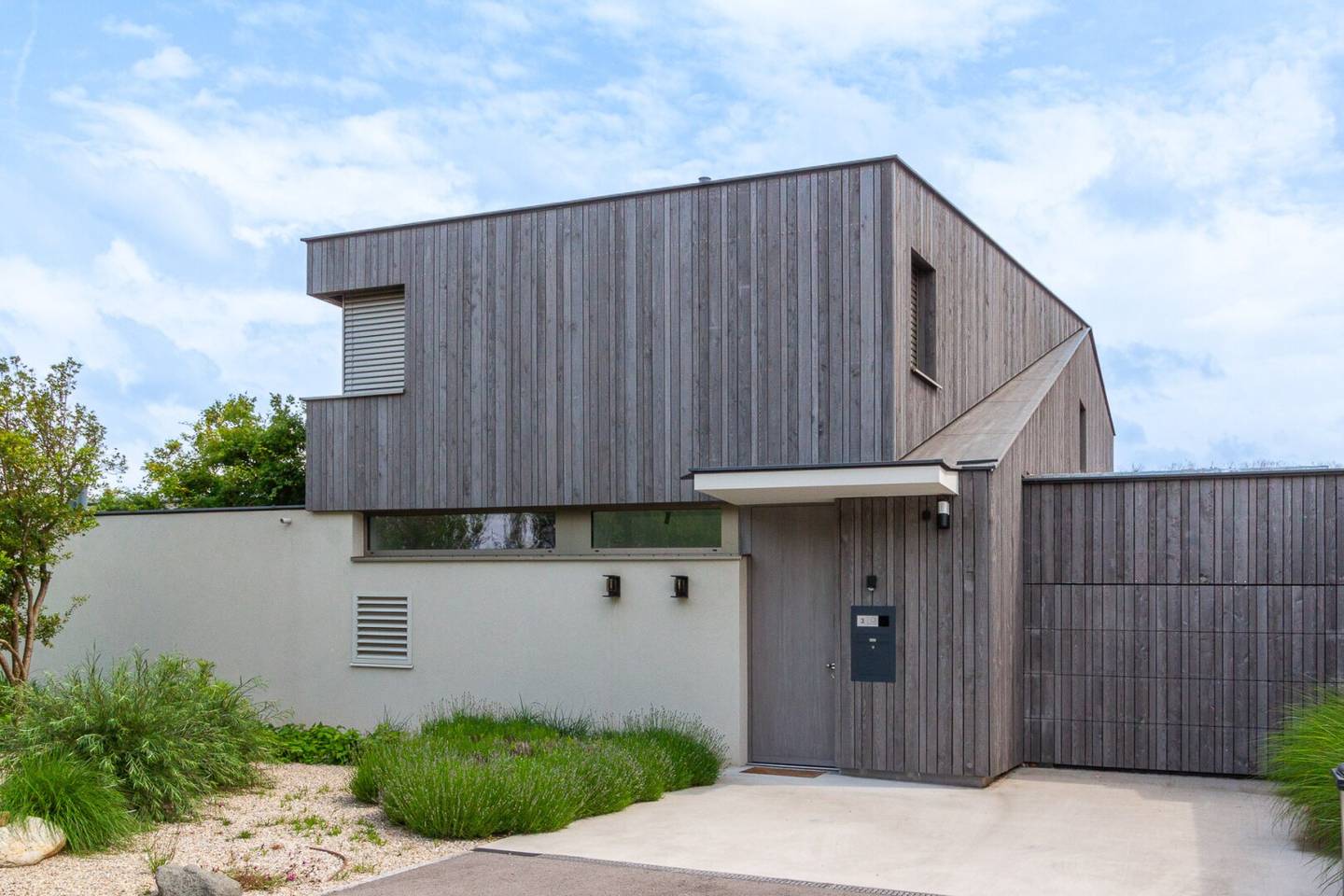 Haus direkt am Wasser im Segelhafen West