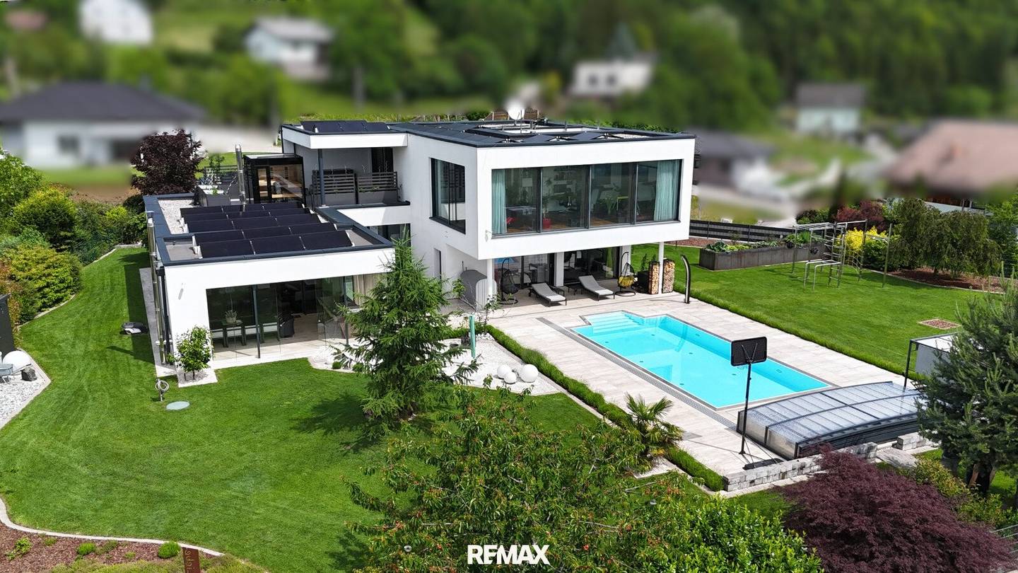 Better Living - Villa mit Pool in ruhiger Aussichtslage