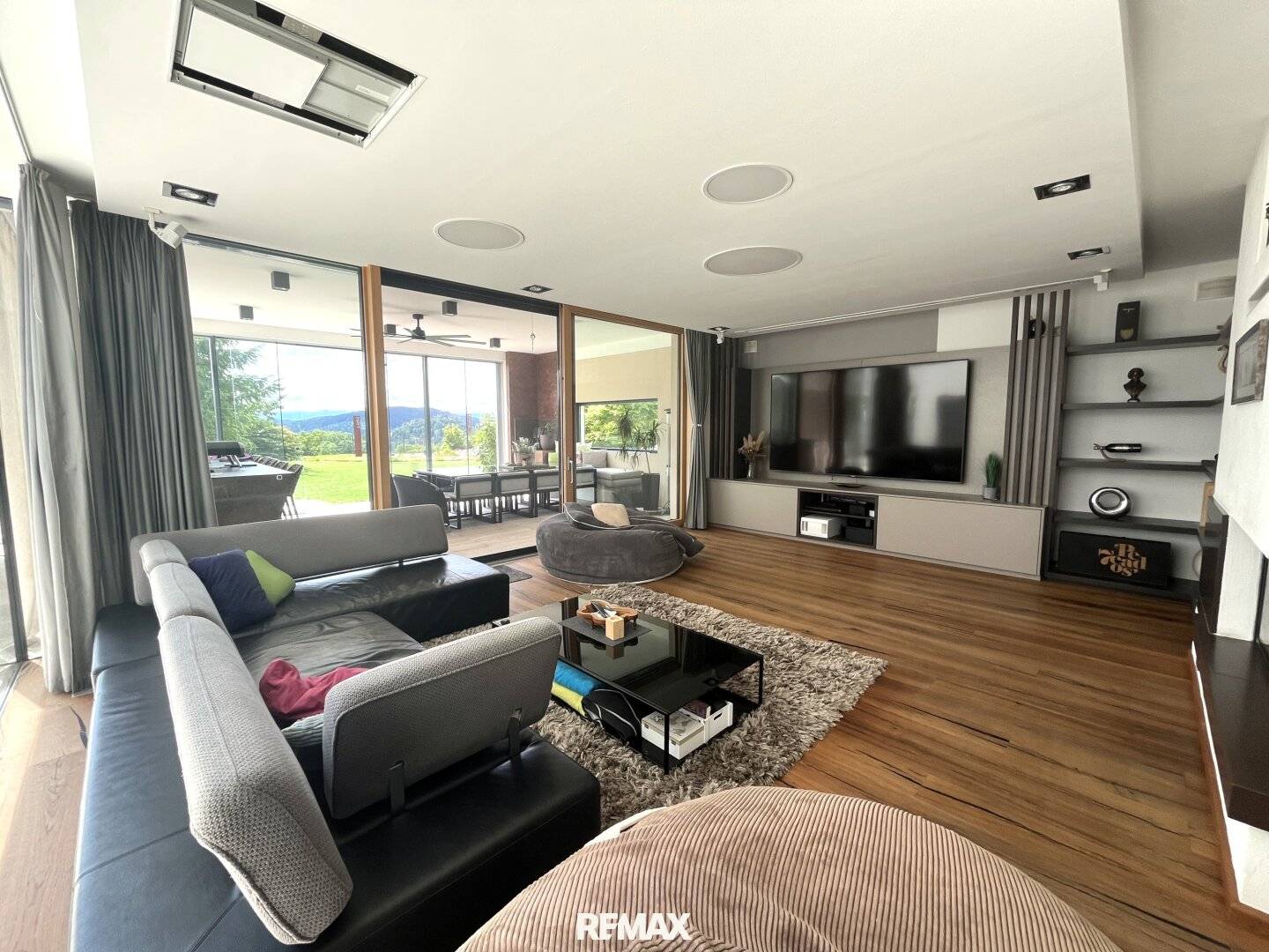 Better Living - Villa mit Pool in ruhiger Aussichtslage
