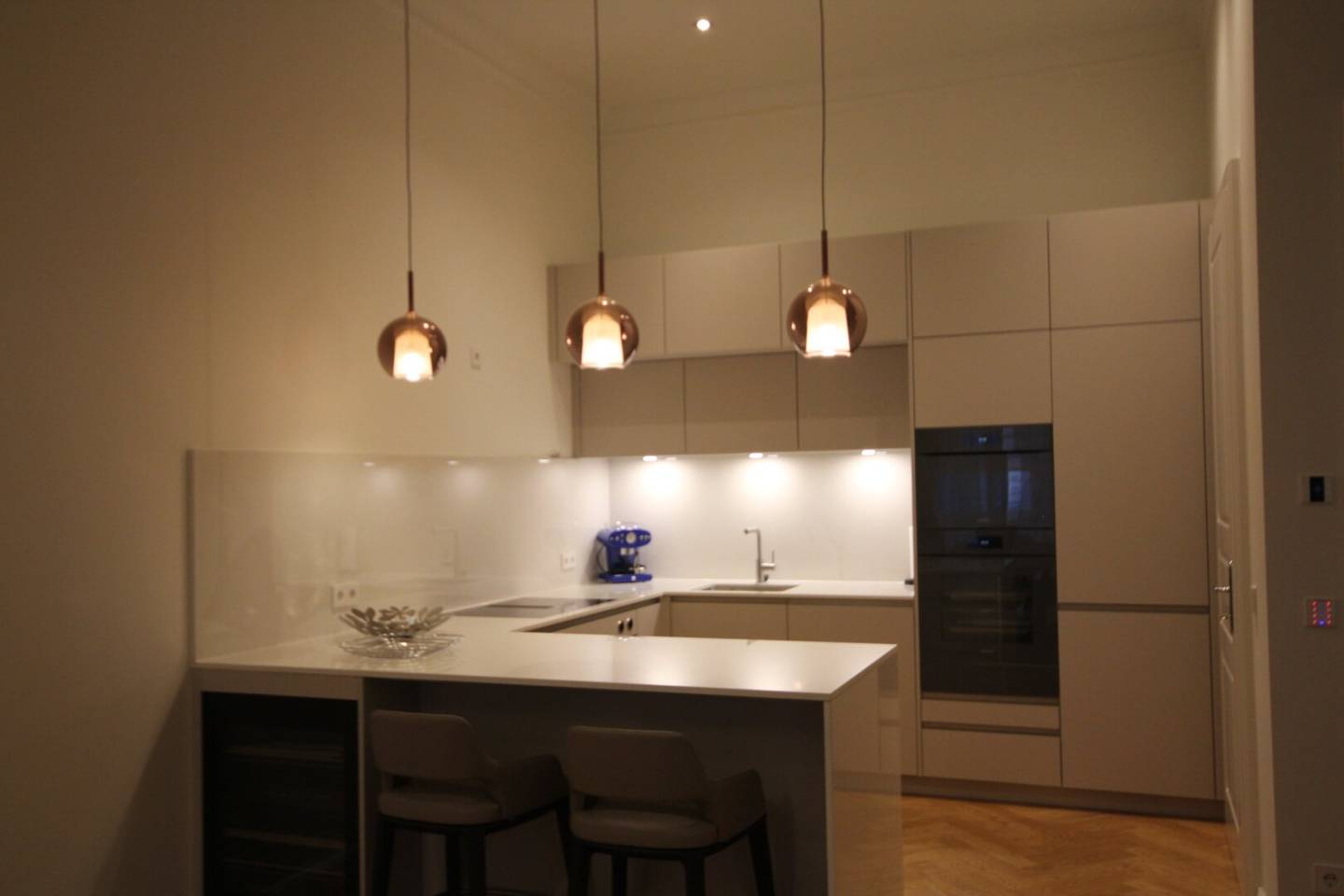 Exklusive 2 Zimmer Wohnung im 1. Bezirk mit Pool, Spa und Fitness
