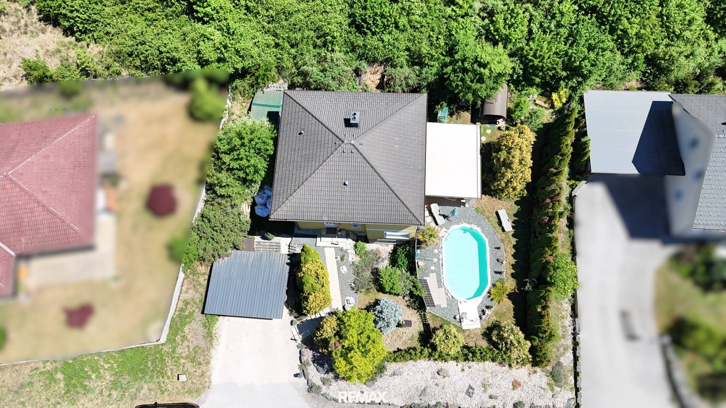 Energieeffizientes Einfamilienhaus in erhöhter Aussichtslage mit Pool