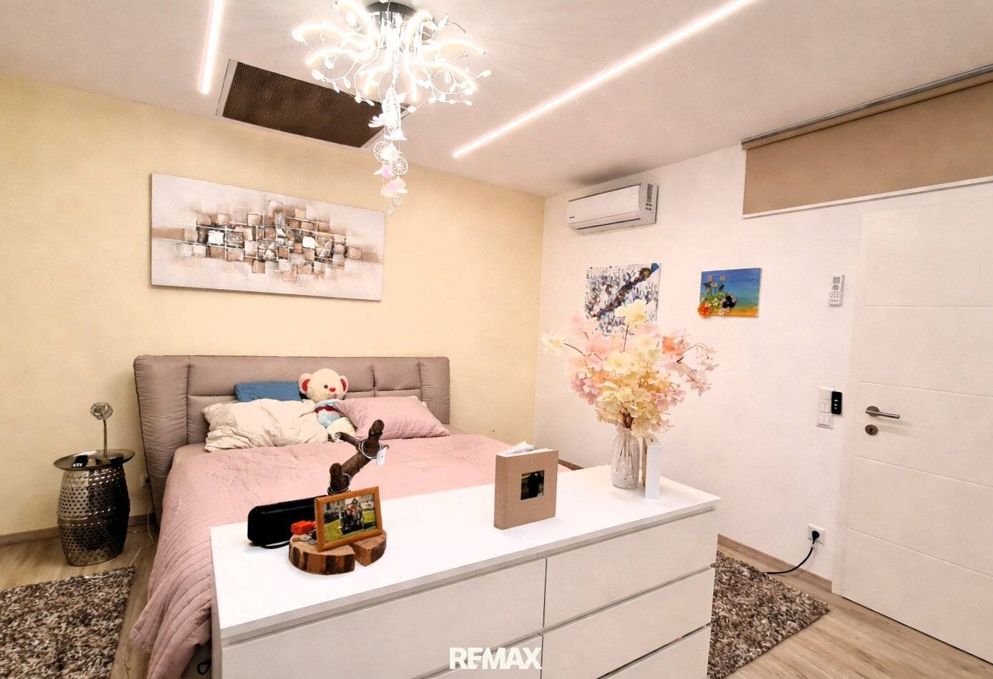 Großzügige Innenstadtwohnung(106m2)mit vermieteter Geschäftsfläche ( 62m2)
