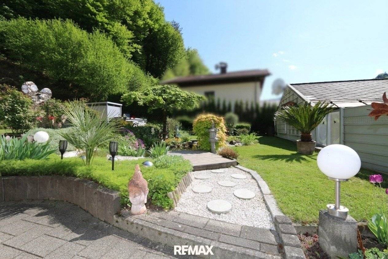 Großräumige Erdgeschosswohnung mit fantastischem Garten