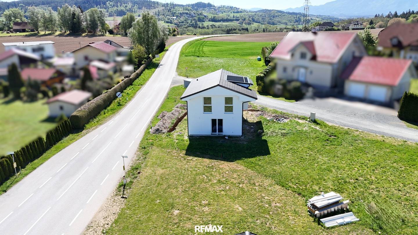 Erstbezug: Schlüsselfertiges Traumhaus in nachhaltiger Holzriegelbauweise