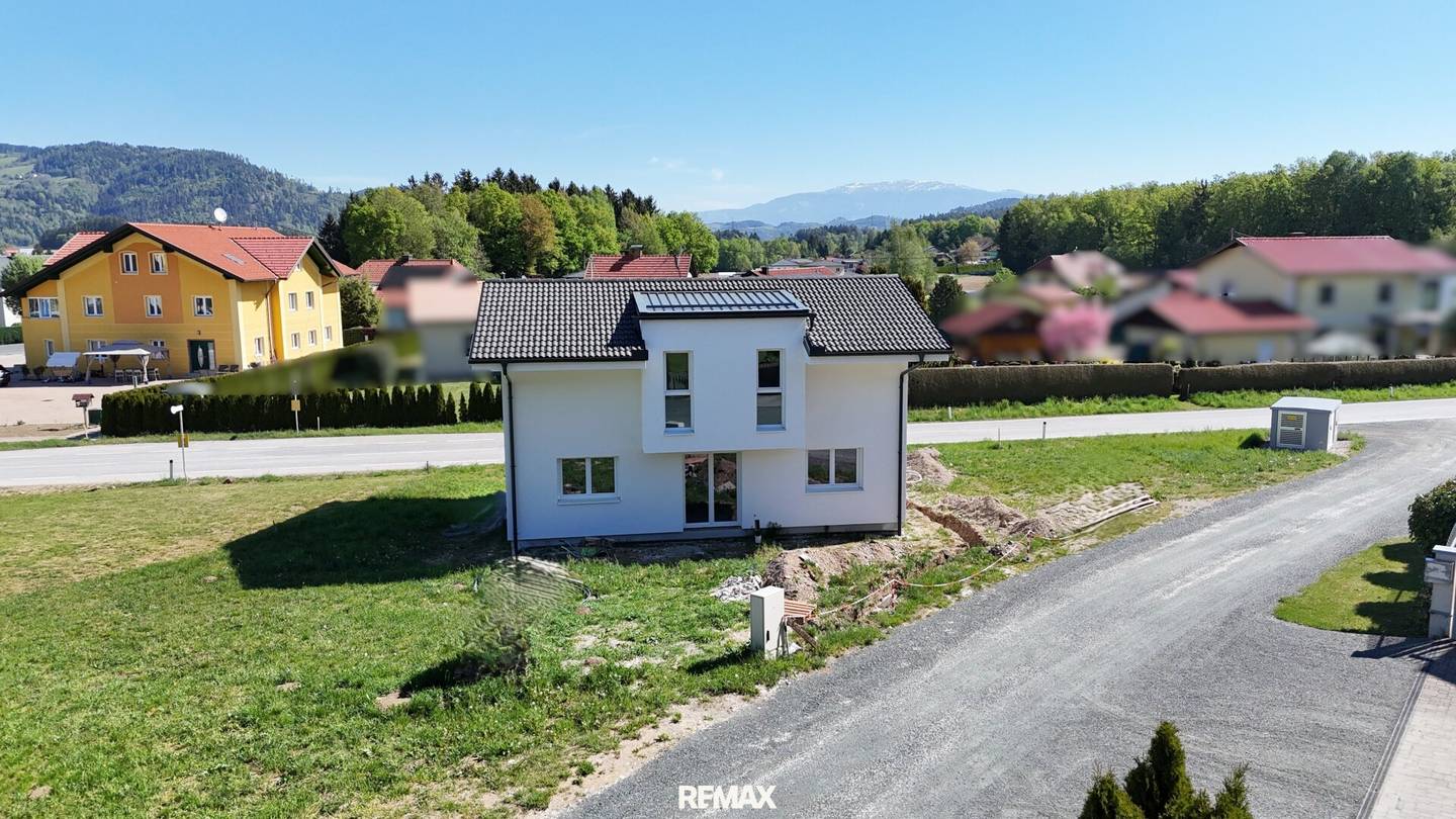 Erstbezug: Schlüsselfertiges Traumhaus in nachhaltiger Holzriegelbauweise