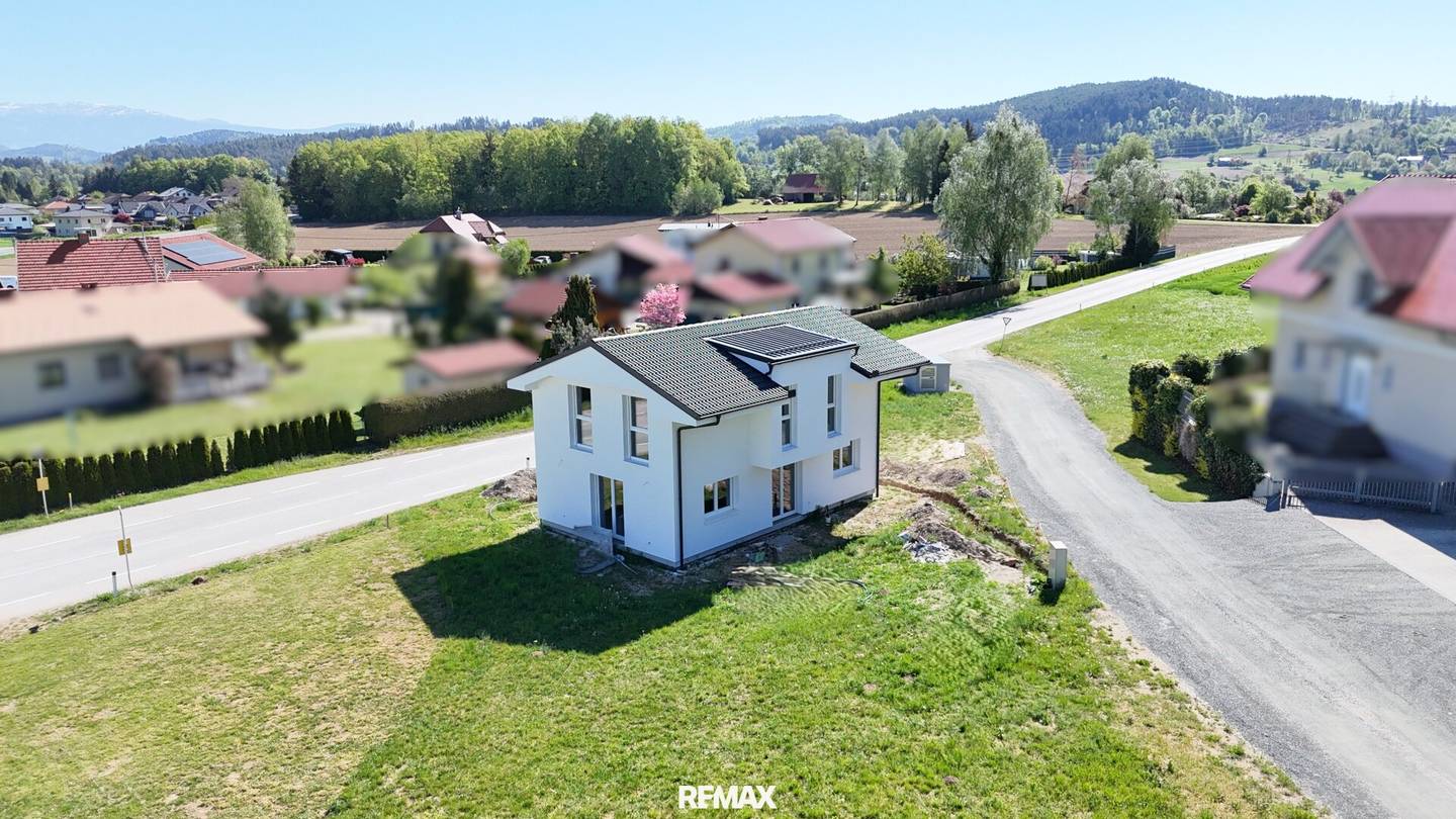 Erstbezug: Schlüsselfertiges Traumhaus in nachhaltiger Holzriegelbauweise