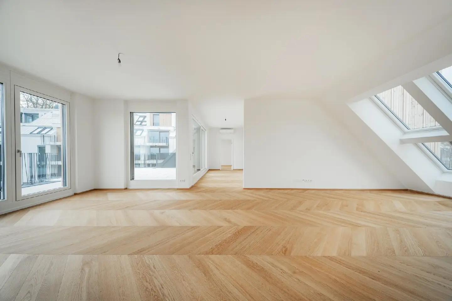 Top floor apartment First occupancy Terrace Green view