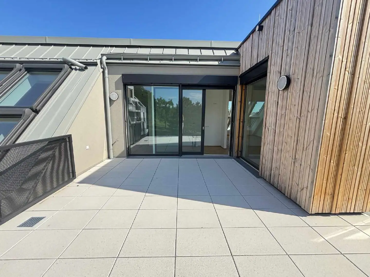 Top floor apartment First occupancy Terrace Green view