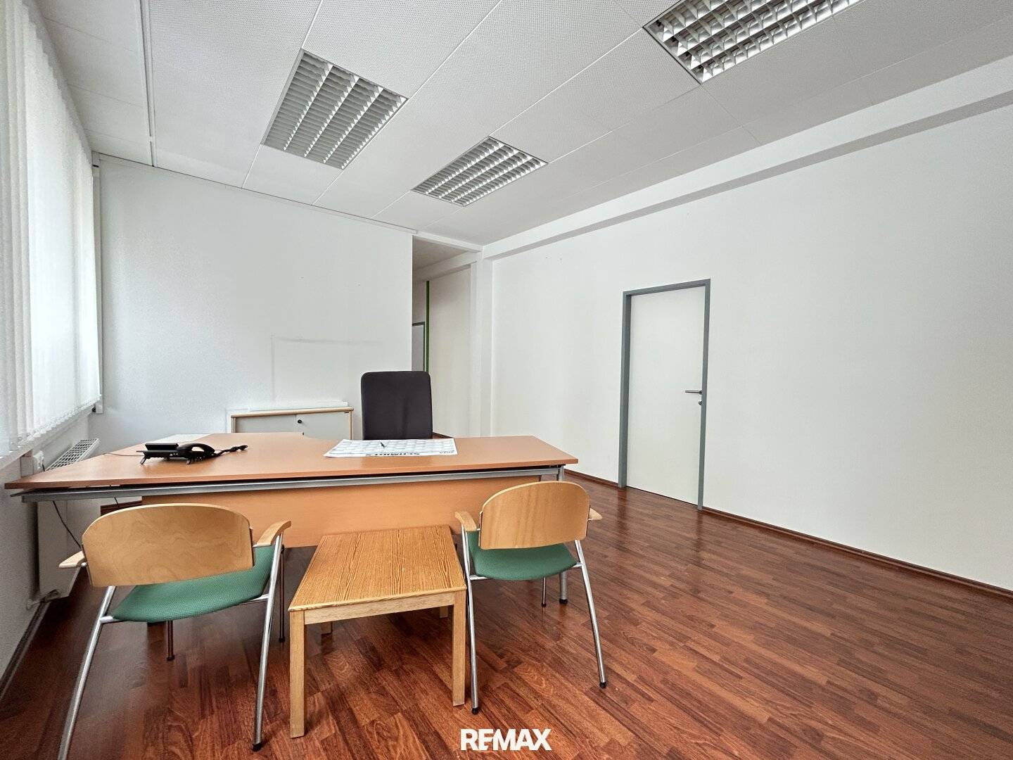 Lichtdurchflutetes Büro mit idealer Raumaufteilung und top Erreichbarkeit