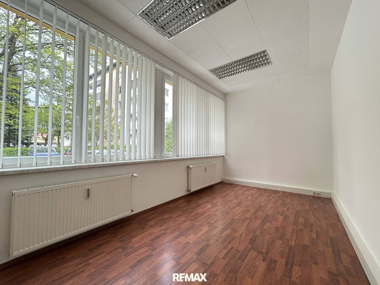 Lichtdurchflutetes Büro mit idealer Raumaufteilung und top Erreichbarkeit