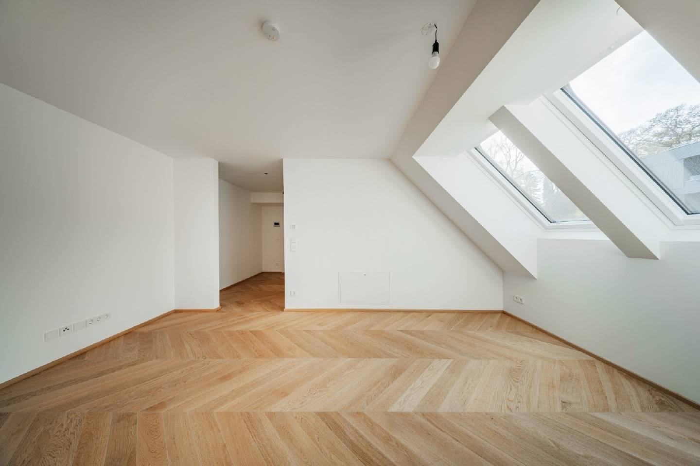 Dachgeschosswohnung mit Balkon und Grünblick