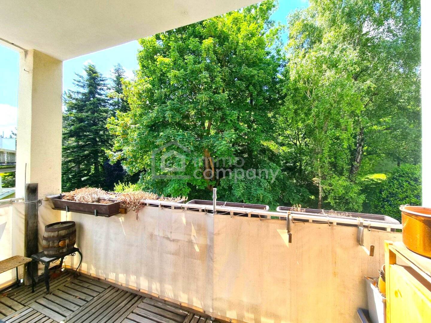Wohnung im ruhigen Roter Berg mit Loggia und Grünblick