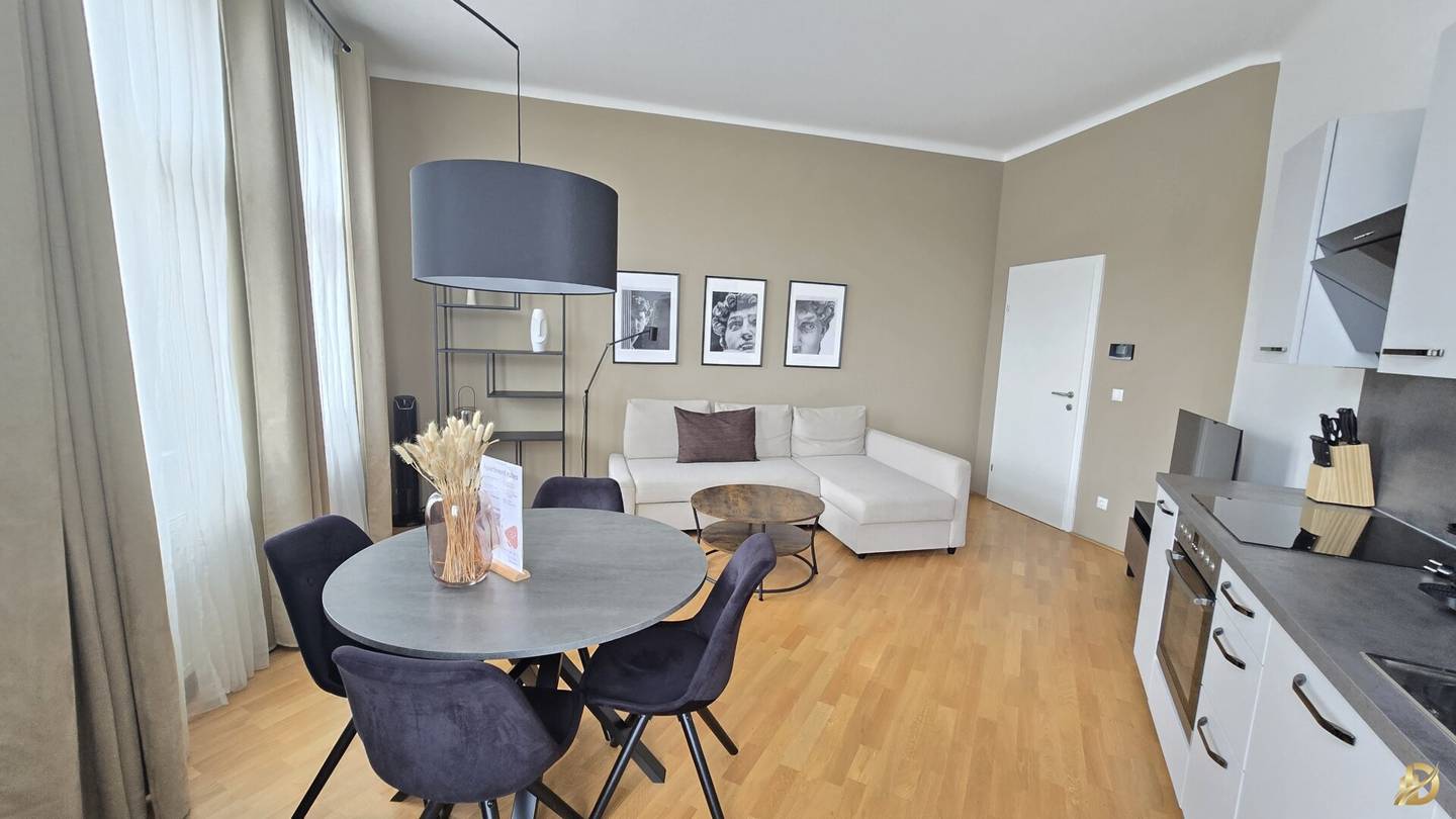 2 Zimmer- Wohnung neu Saniert