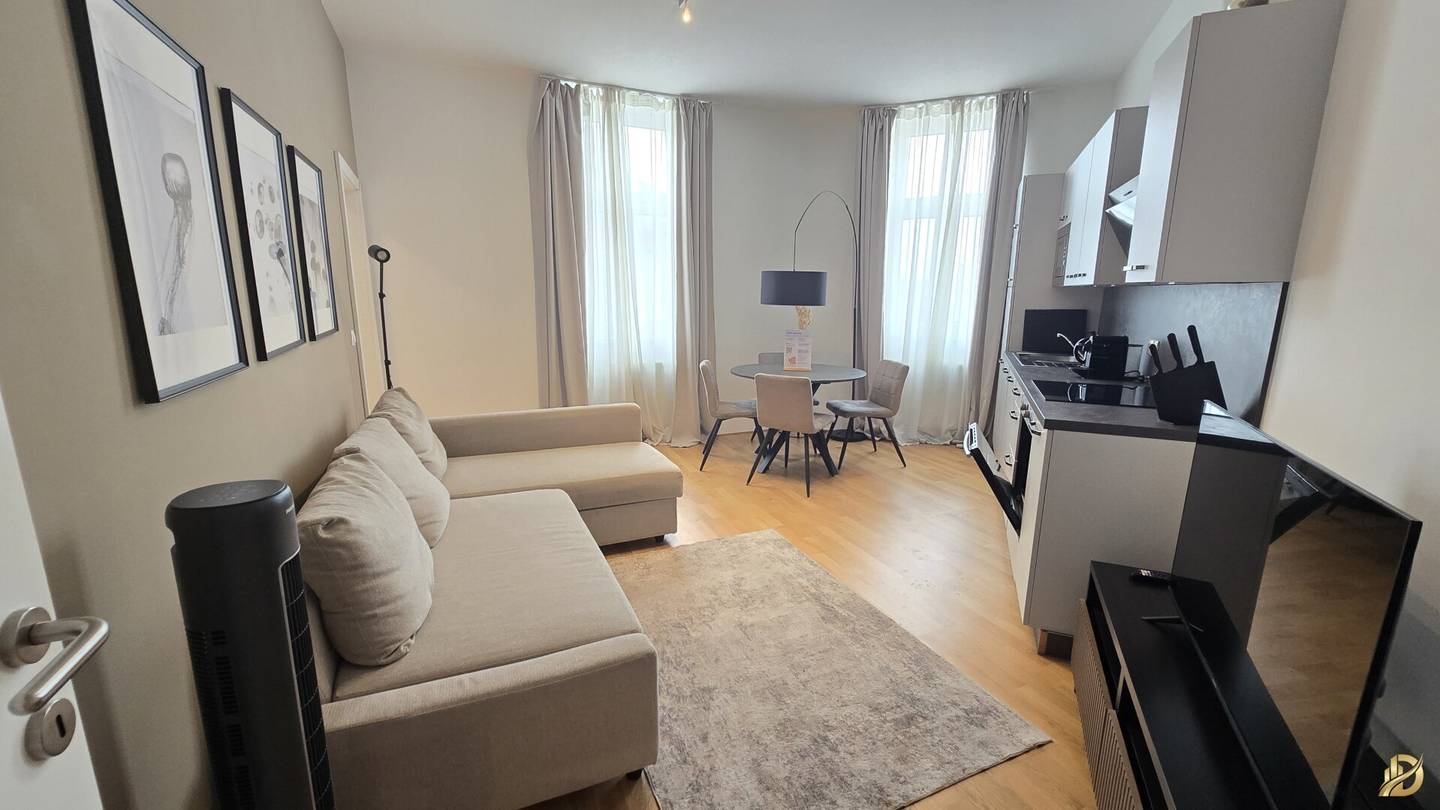 Schöne Wohnung 2.Zi. Wunderschön saniert