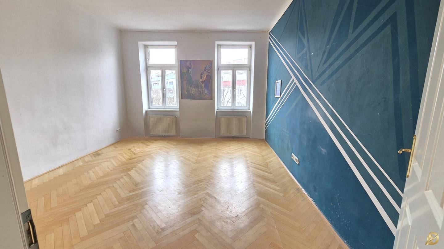 Unsaniert 2 Zi. Wohnung, vierter Stock ohne Lift