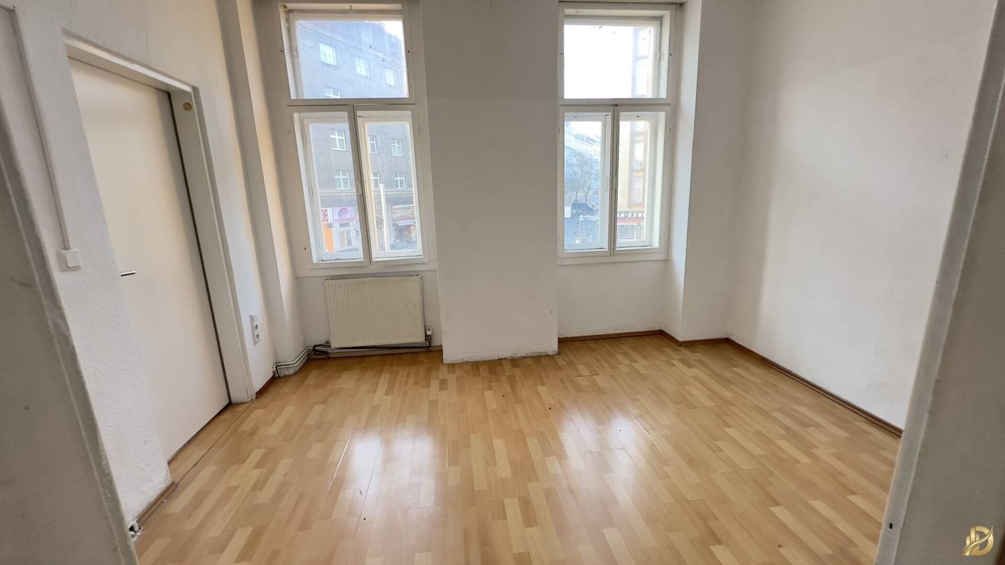 zum Verkauf stehen zwei Altbau- Wohnungen, unsaniert