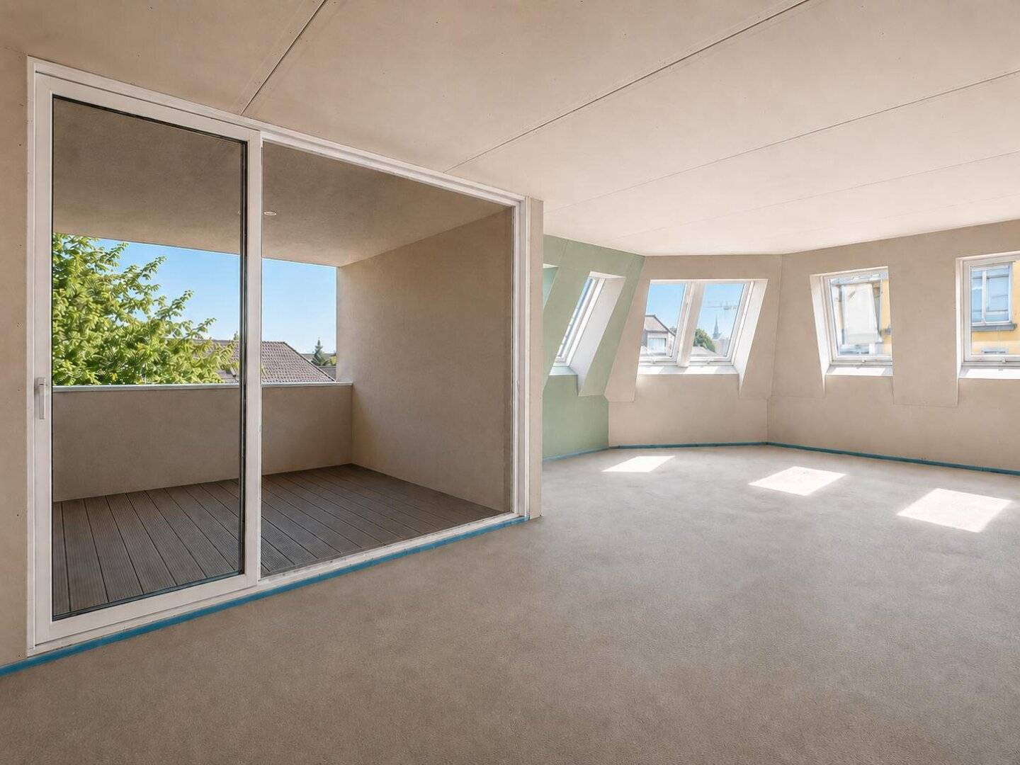 Helle 2-Zimmer-Dachgeschoßwohnung mit Stadtblick