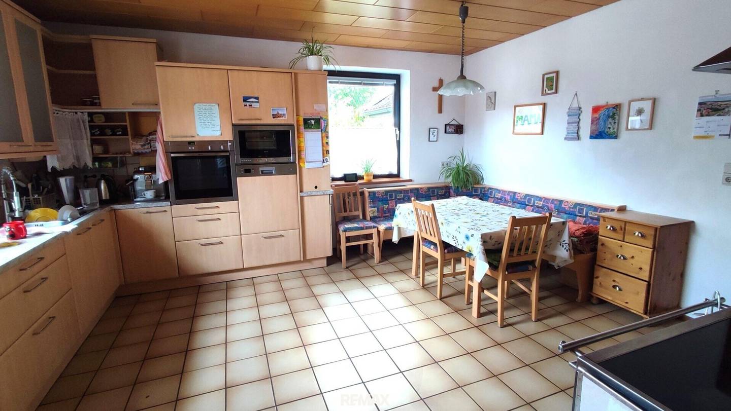 Einfamilienhaus, Presshaus, PV mit Batterie in Ruhelage